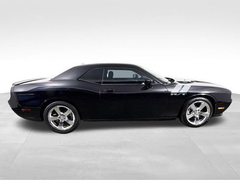 Used 2010 Dodge Challenger R/T RWD image 8