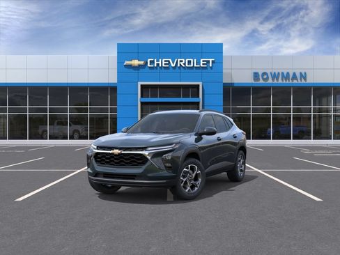New 2026 Chevrolet Trax LT w/ Driver Confidence Package FWD image 8