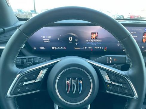 Used 2025 Buick Enclave Preferred image 20