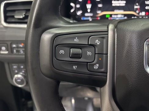 Used 2024 GMC Yukon XL Denali image 16