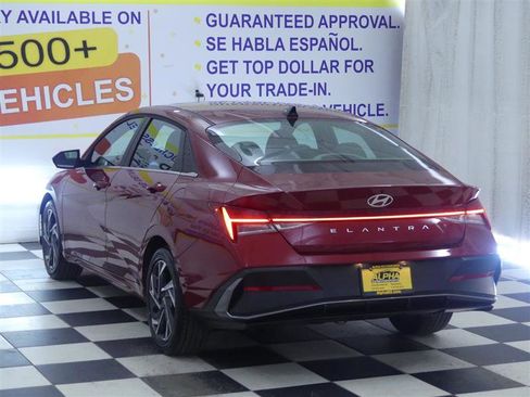 Used 2025 Hyundai Elantra SEL FWD image 5