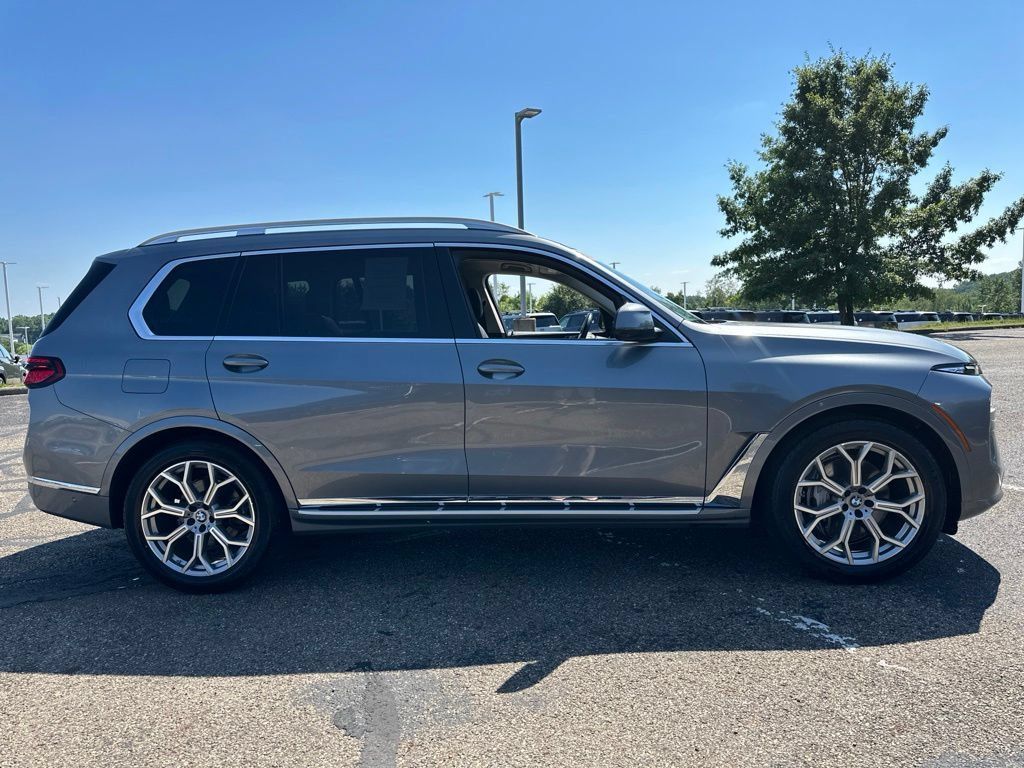Used 2024 BMW X7 xDrive40i AWD/4WD image 16
