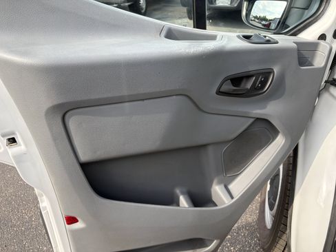 Used 2017 Ford Transit 150 130 Low Roof RWD image 25