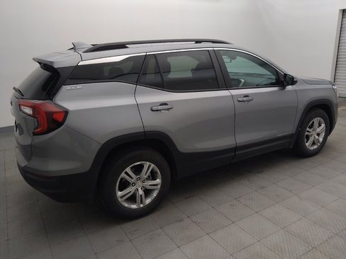 Used 2024 GMC Terrain SLE w/ Driver Convenience Package image 10