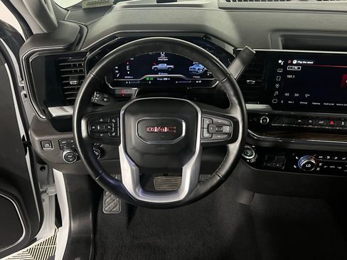 Used 2023 GMC Sierra 1500 SLE image 17