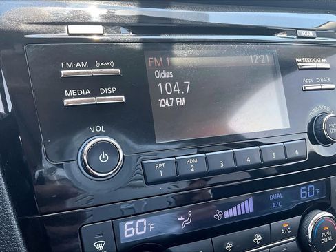 Used 2014 Nissan Rogue SV w/ SV Moonroof Package FWD image 36