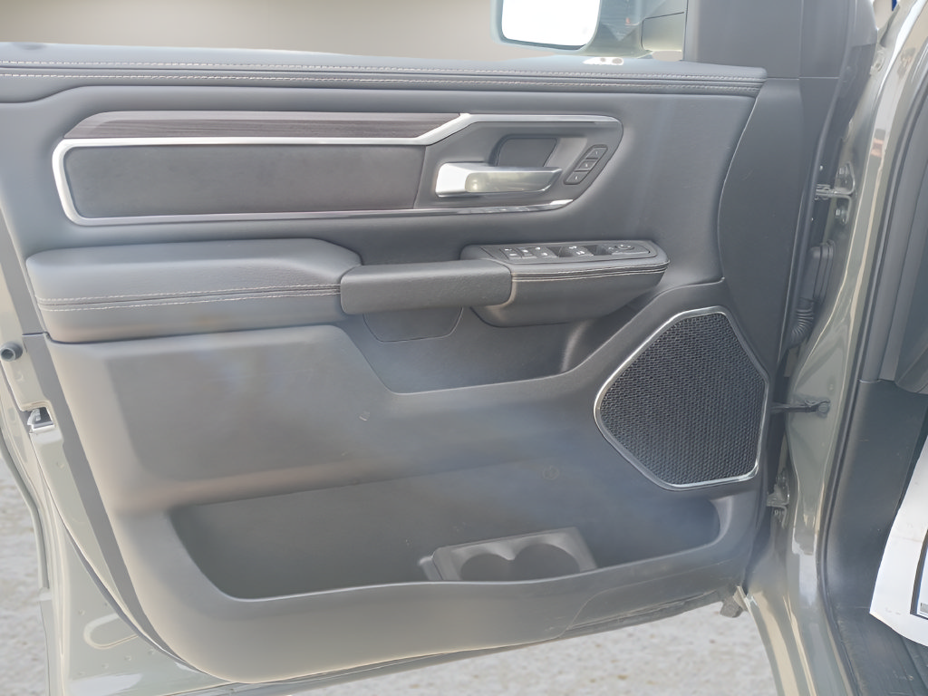 Used 2026 RAM 1500 Laramie AWD/4WD image 14