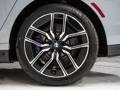 Used 2023 BMW 760i xDrive w/ Executive Package image 44