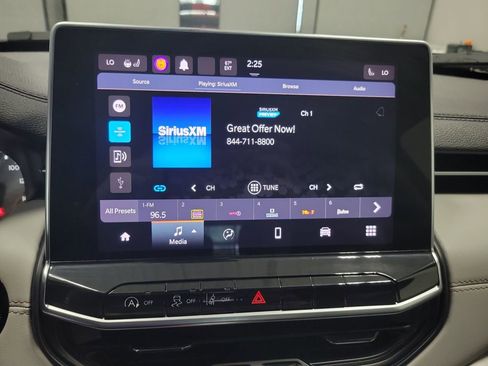 Used 2022 Jeep Compass Limited image 44