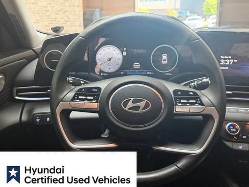 Certified 2025 Hyundai Elantra SEL FWD image 18