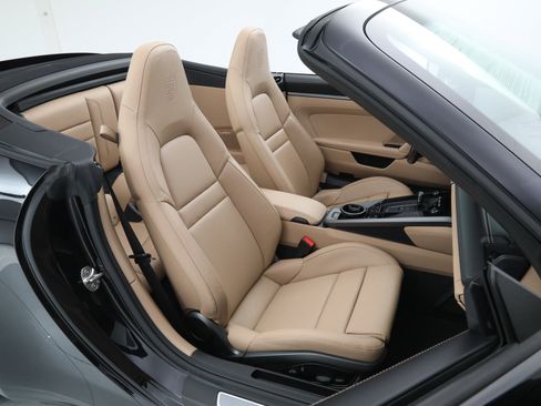 Used 2024 Porsche 911 Carrera S image 22