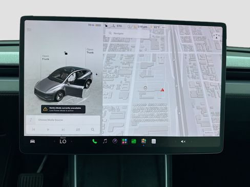 Used 2026 Tesla Model Y 2WD image 9