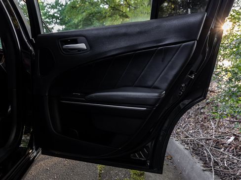Used 2017 Dodge Charger SXT w/ Plus Group RWD image 34