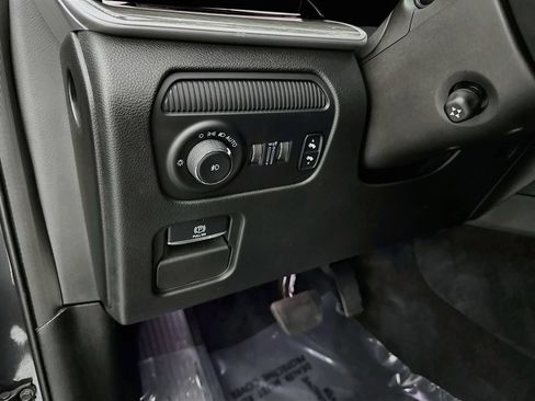 Used 2022 Jeep Wagoneer Series III w/ Premium Group I AWD/4WD image 10