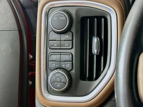 Used 2021 Chevrolet Silverado 1500 High Country w/ Technology Package image 26