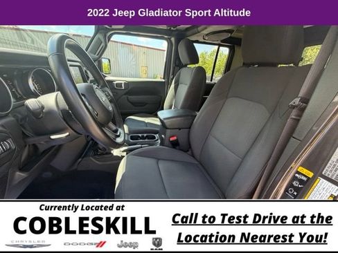 Used 2022 Jeep Gladiator Sport AWD/4WD image 17
