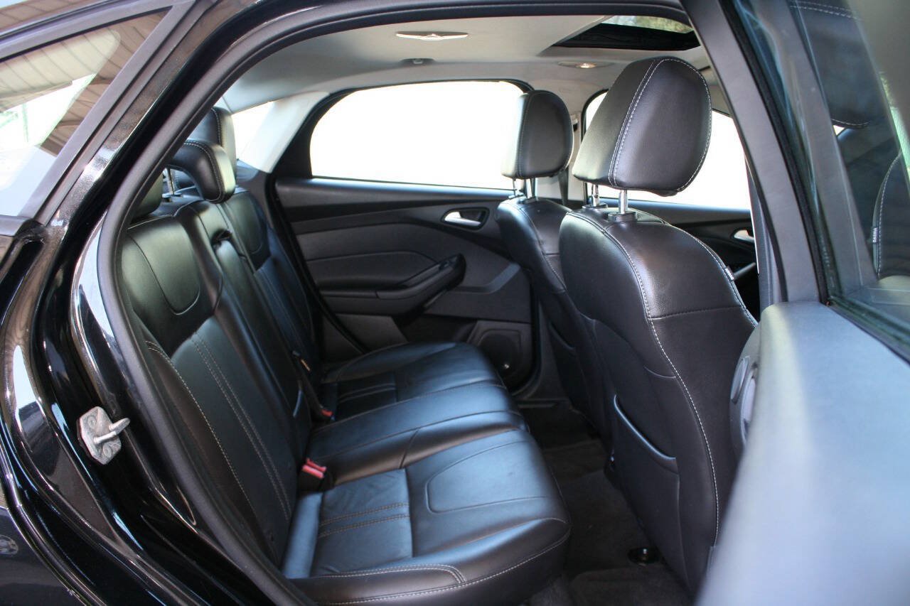 Used 2014 Ford Focus SE w/ Equipment Group 201A FWD image 22