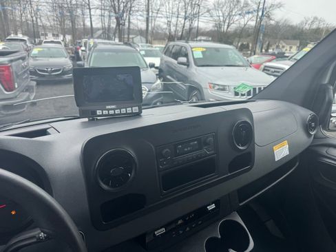 Used 2020 Mercedes-Benz Sprinter 2500 image 31