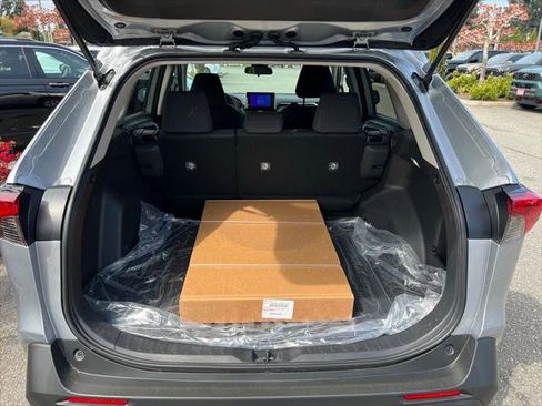 Certified 2025 Toyota RAV4 LE AWD/4WD image 10