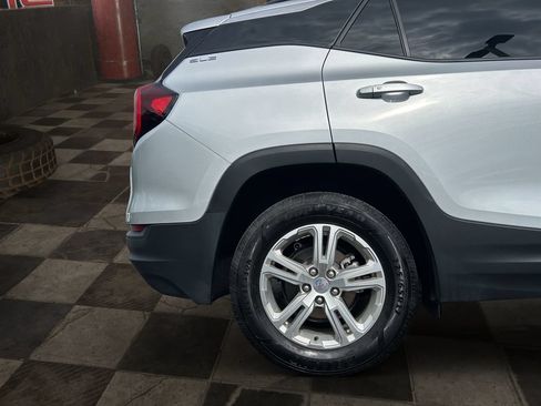 Certified 2022 GMC Terrain SLE w/ Driver Convenience Package FWD image 12
