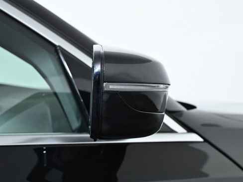 Used 2019 BMW 330i xDrive Sedan w/ Driving Assistance Package image 11