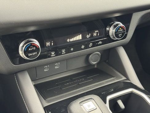 New 2025 Mitsubishi Outlander ES image 24