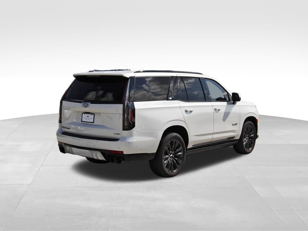 Used 2023 Cadillac Escalade V w/ LPO, ONYX Package AWD/4WD image 4