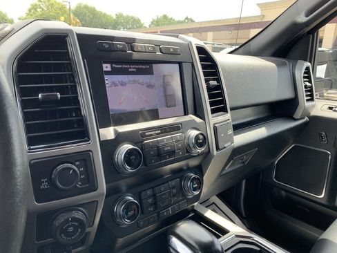 Used 2019 Ford F150 Lariat w/ Equipment Group 502A Luxury AWD/4WD image 7