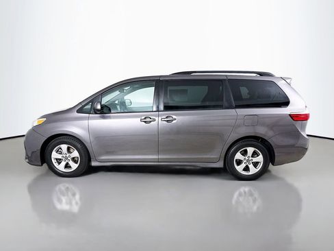 Used 2018 Toyota Sienna LE FWD image 4