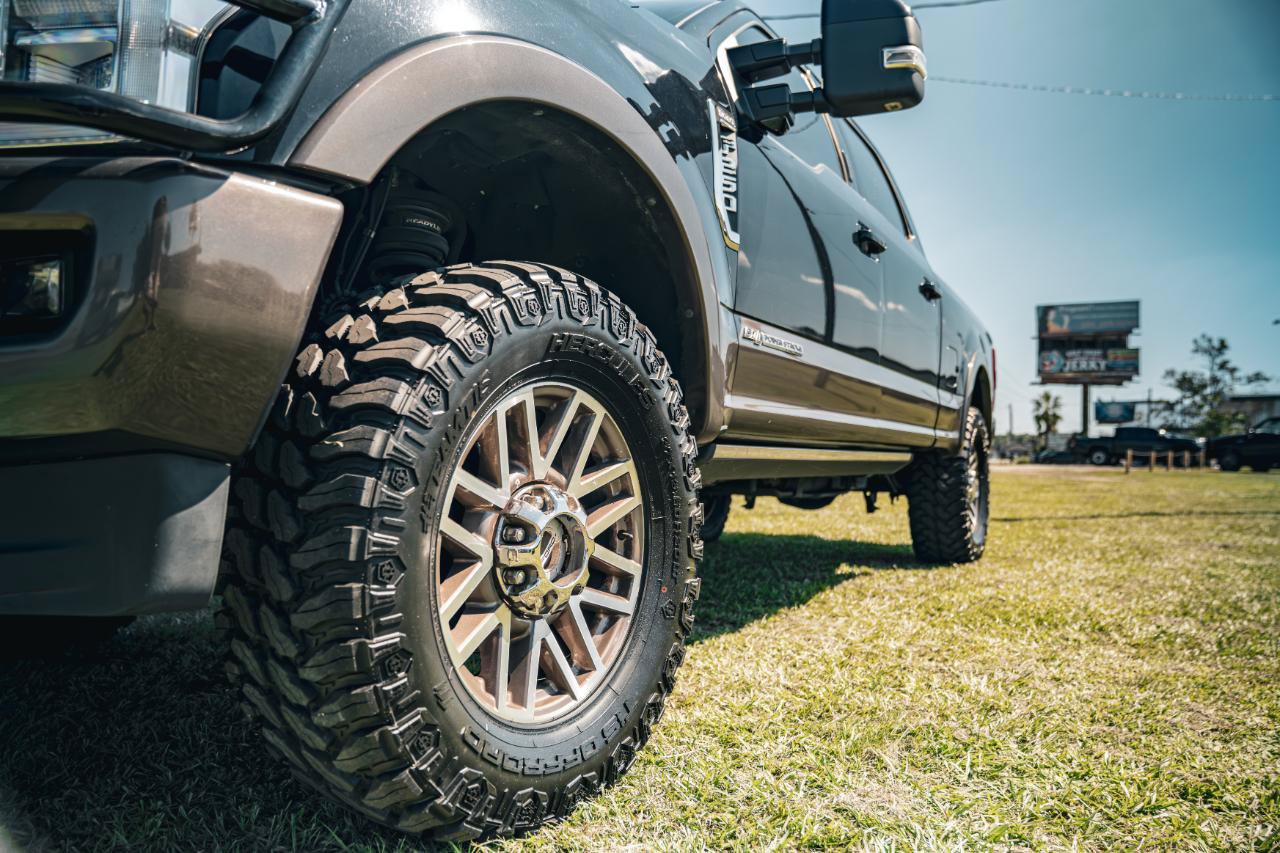 Used 2017 Ford F250 King Ranch w/ King Ranch Ultimate Package AWD/4WD image 12