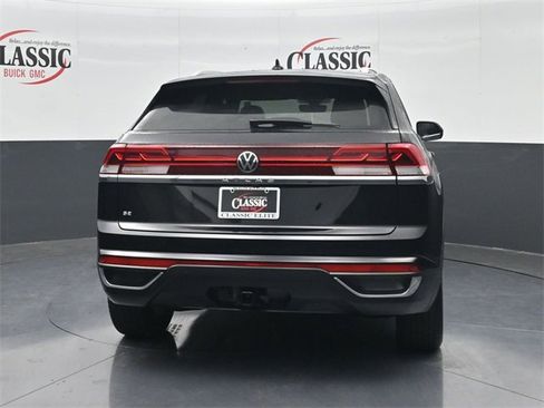 Used 2024 Volkswagen Atlas Cross Sport SE image 8