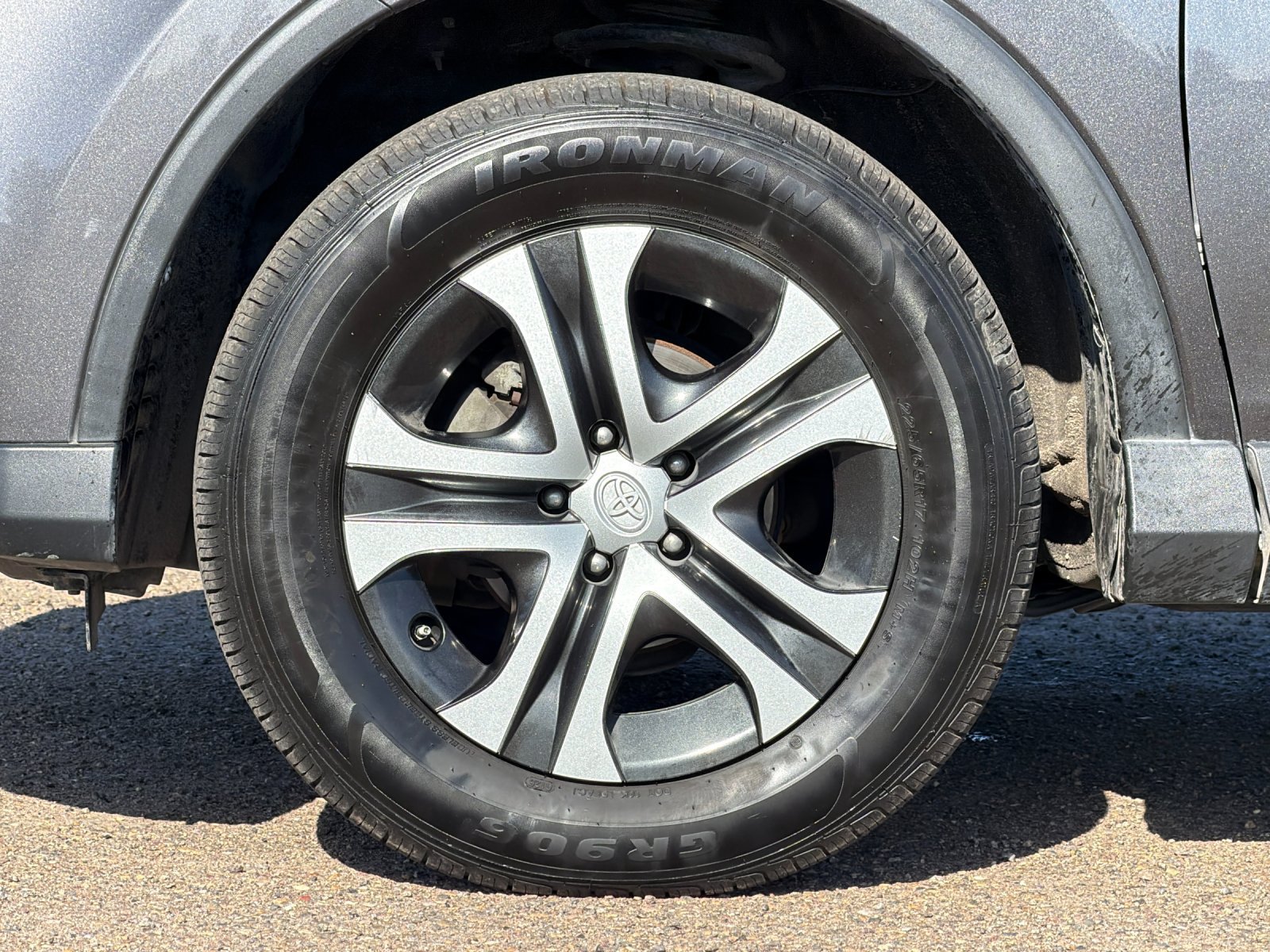 Used 2018 Toyota RAV4 LE w/ All Weather Liner Package FWD image 24