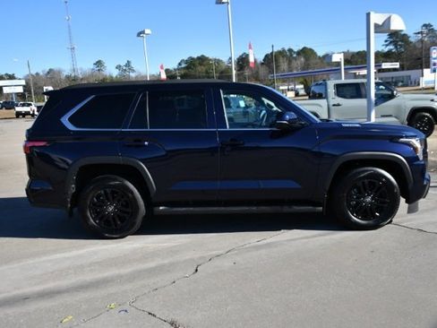 Used 2025 Toyota Sequoia SR5 image 6