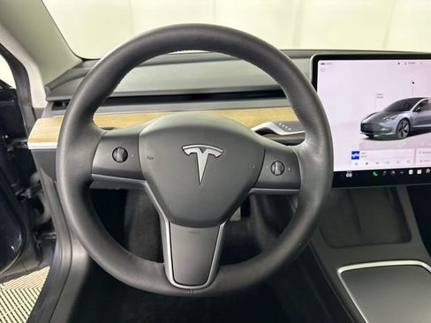 Used 2023 Tesla Model 3 Standard Range image 14