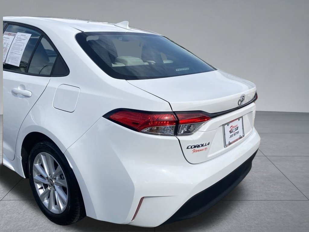 Used 2026 Toyota Corolla LE w/ LE Premium Package FWD image 10