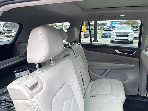 New 2026 Volkswagen Atlas SE FWD image 10