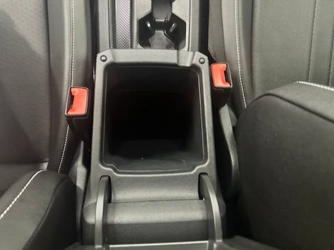 Certified 2022 Volkswagen Tiguan SE w/ Panoramic Sunroof Package AWD/4WD image 8