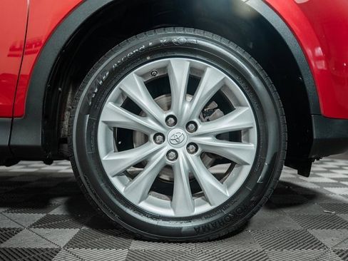 Used 2015 Toyota RAV4 Limited image 18