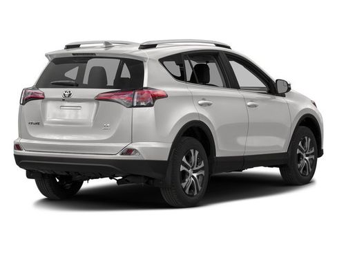 Used 2016 Toyota RAV4 LE AWD/4WD image 2