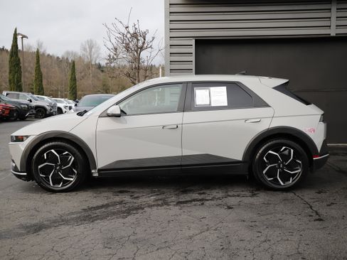 Used 2023 Hyundai Ioniq 5 SEL image 3