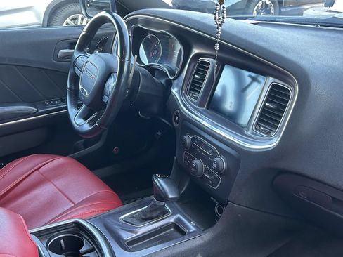 Used 2017 Dodge Charger R/T Scat Pack w/ Beats Audio Group RWD image 10