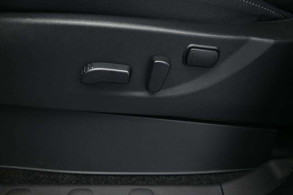 Used 2025 Nissan Frontier SV RWD image 20