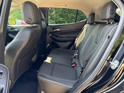 Used 2025 Buick Encore GX Preferred AWD/4WD image 17
