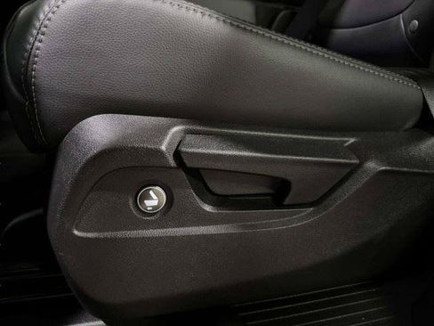 Used 2025 Honda Pilot EX-L image 41