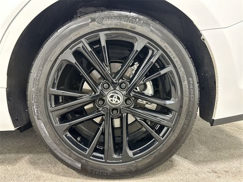 Used 2025 Toyota Camry SE image 14