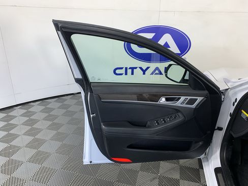 Used 2017 Genesis G80 3.8 AWD/4WD image 13