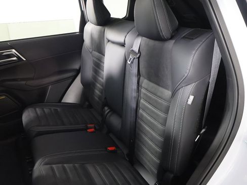 New 2026 Mitsubishi Outlander SE image 35