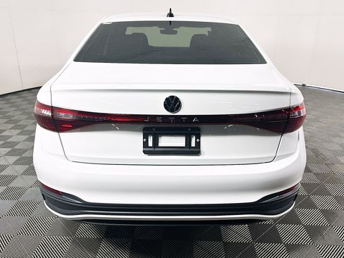 Used 2026 Volkswagen Jetta Sport FWD image 4