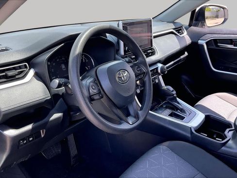 Used 2025 Toyota RAV4 XLE FWD image 18