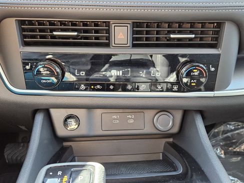 New 2026 Nissan Rogue SV image 10